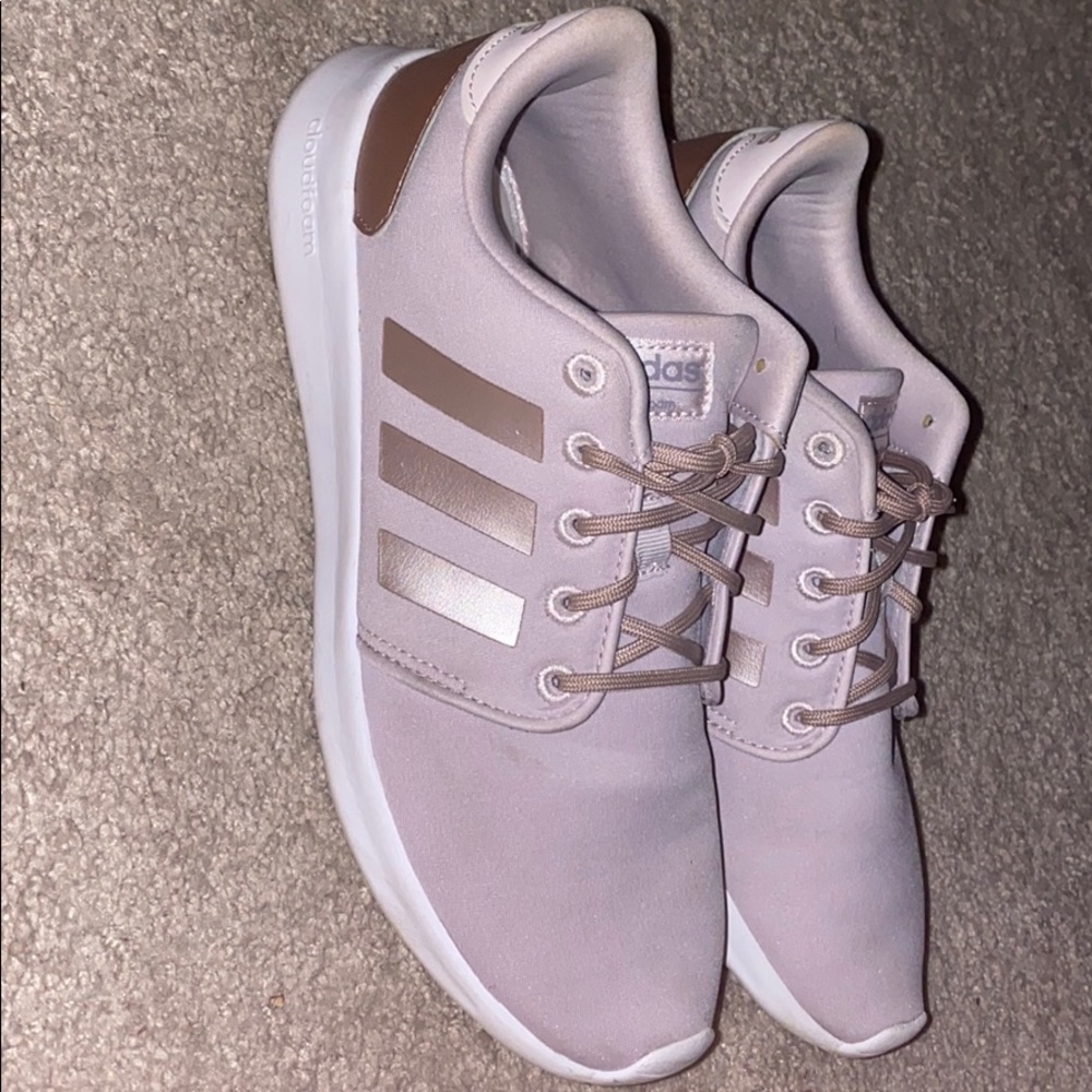 ⭐️SOLD⭐️ Adidas sneakers